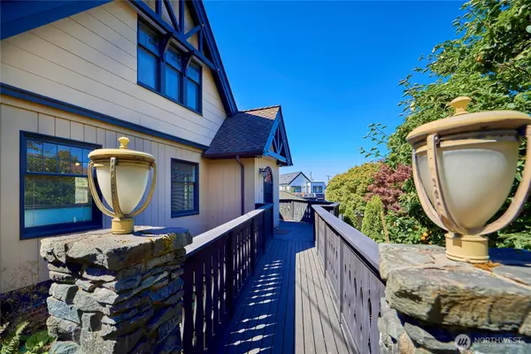 Seattle, WA 98116,5610 SW Teig PL