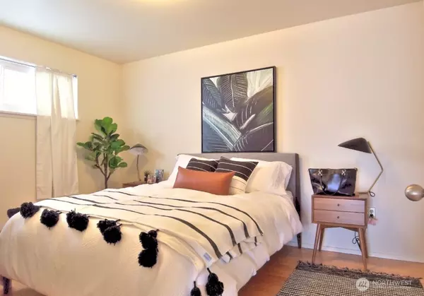 Seattle, WA 98119,2832 14th AVE W #6