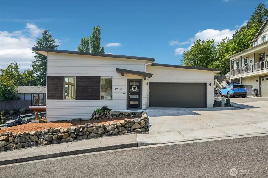 1912 N 18th PL, Washougal, WA 98671