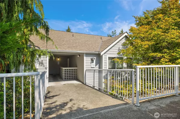 12601 109th CT NE #K103, Kirkland, WA 98034