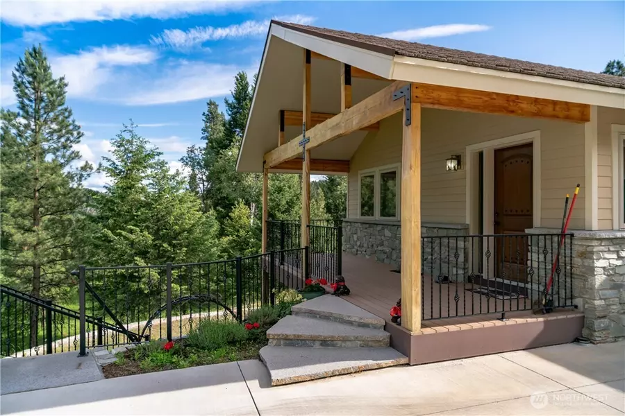 54 Spring Meadow LN, Oroville, WA 98844