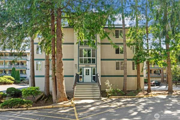 5620 200th ST SW #A204, Lynnwood, WA 98036