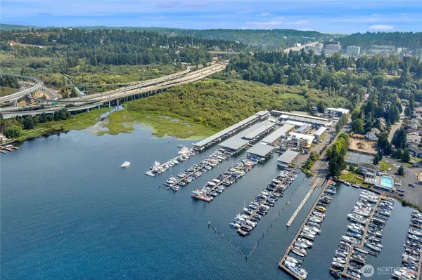 Bellevue, WA 98006,3911 Lake Washington BLVD SE #B10