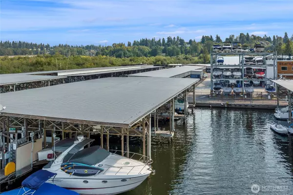 Bellevue, WA 98006,3911 Lake Washington BLVD SE #B10