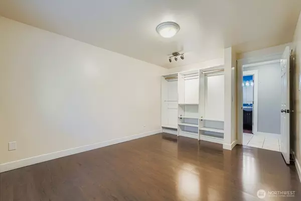 Auburn, WA 98002,3402 I ST NE #H202