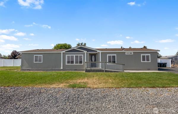 4886 Ray RD NE, Moses Lake, WA 98837