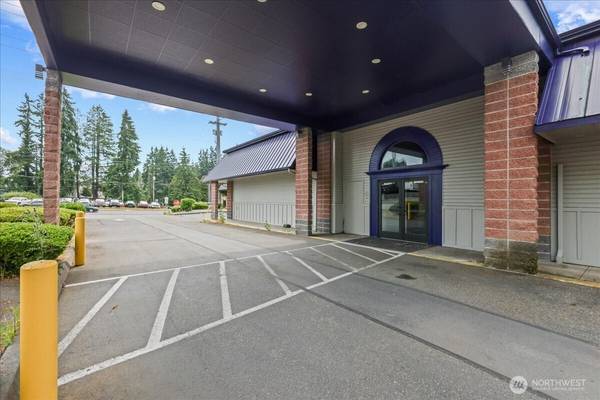 13010 Highway 99, Everett, WA 98204
