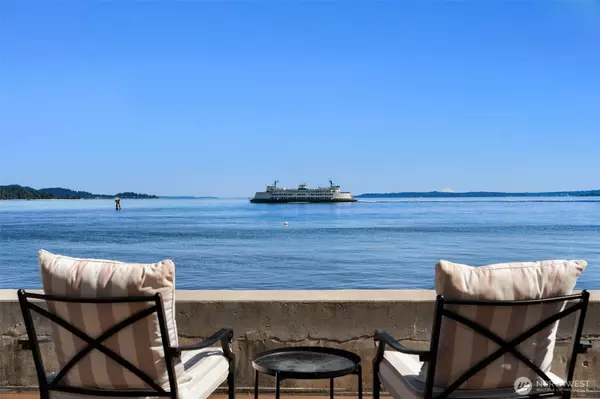 10843 Point Vashon DR SW, Vashon, WA 98070