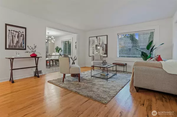 Seattle, WA 98117,9044 15th AVE NW