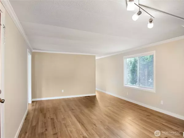Lynnwood, WA 98087,415 Lakeview RD #F16