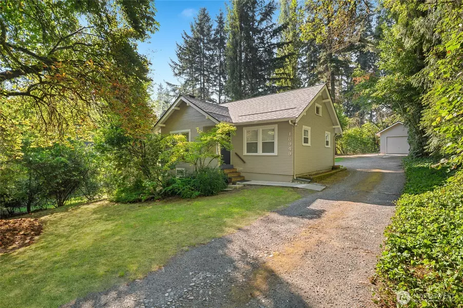 18949 Forest Park DR NE, Lake Forest Park, WA 98155