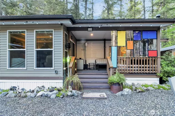 Deming, WA 98244,48 4 Branch CIR