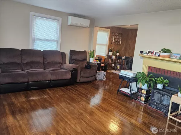 Tukwila, WA 98166,13727 37th AVE S
