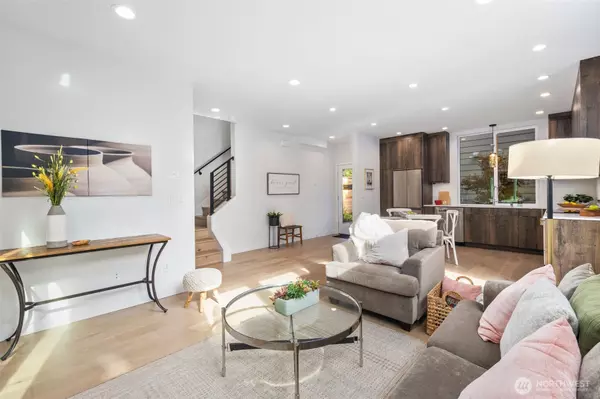 2665 51st Ave SW, Seattle, WA 98116