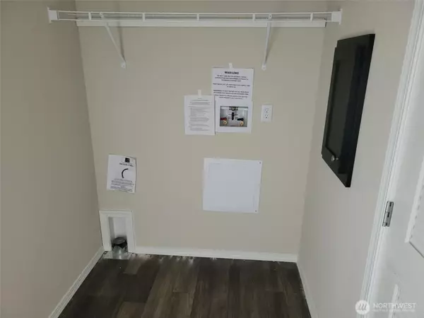 Bremerton, WA 98312,8942 W McKenna Falls Rd W