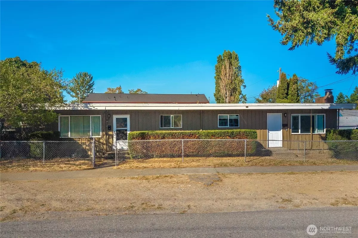 Tacoma, WA 98418,1561 1563 S 35th ST