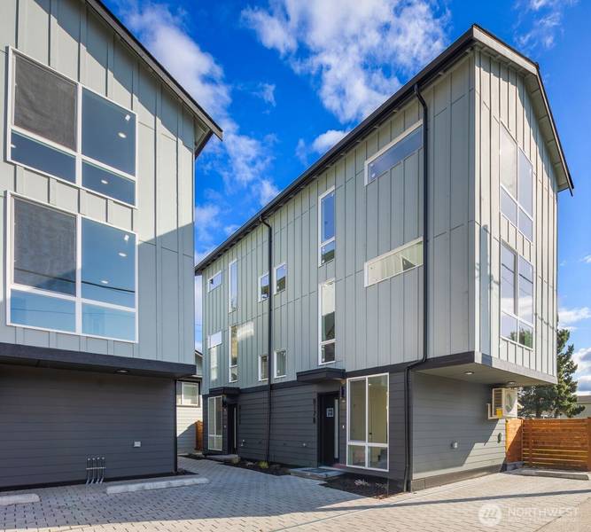 817 C S Rose ST, Seattle, WA 98108