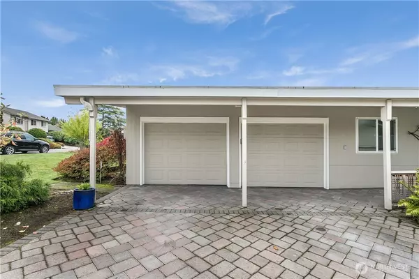 Bellevue, WA 98005,1807 121st AVE SE