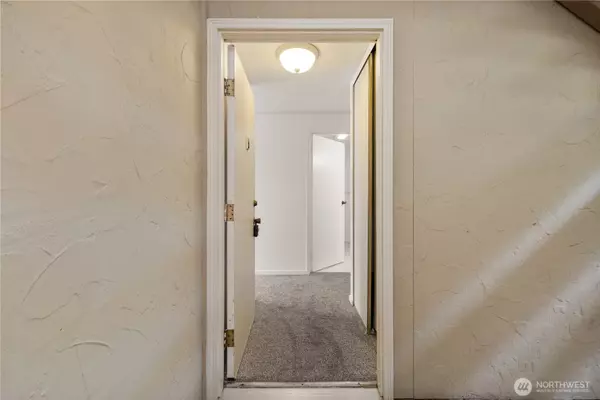 Seatac, WA 98188,4802 S 187th PL #A106