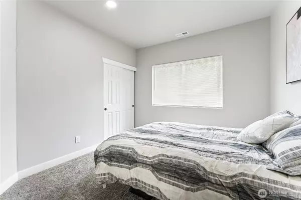Lakewood, WA 98498,9821 Veterans DR SW