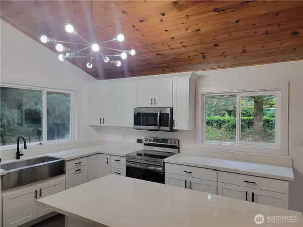 North Bend, WA 98045,13721 409th AVE SE