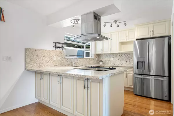 Bellevue, WA 98008,17050 Northup Way #5