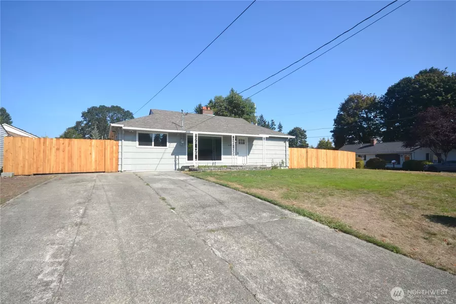 6405 Avondale RD SW, Lakewood, WA 98499