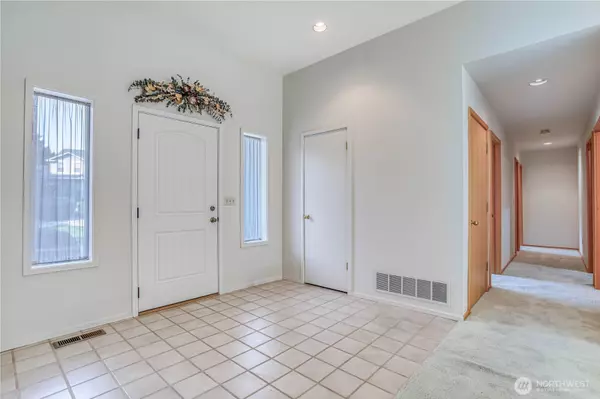 Wenatchee, WA 98801,401 Castleview PL