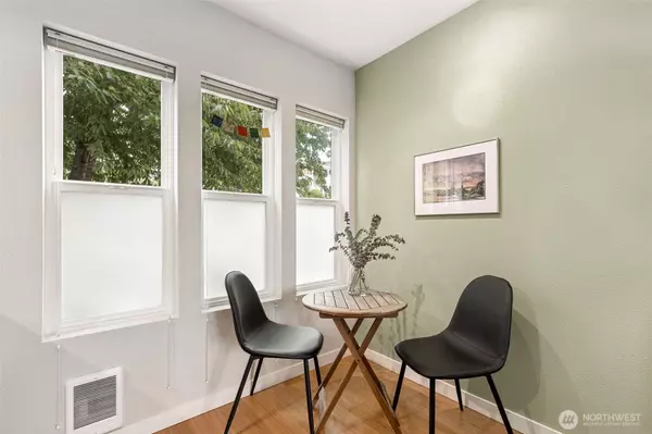 Seattle, WA 98136,6547 42nd AVE SW #205