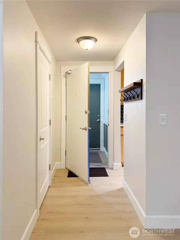 Edmonds, WA 98026,8021 234th ST SW #210