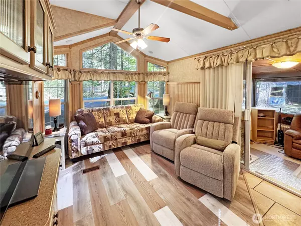 Deming, WA 98244,21 2 Wilderness WAY