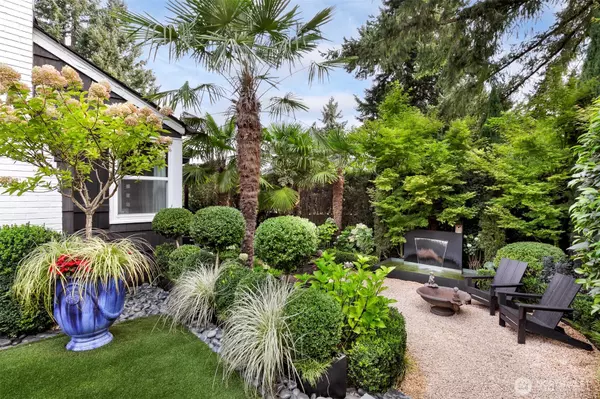 Seattle, WA 98125,10303 15th AVE NE