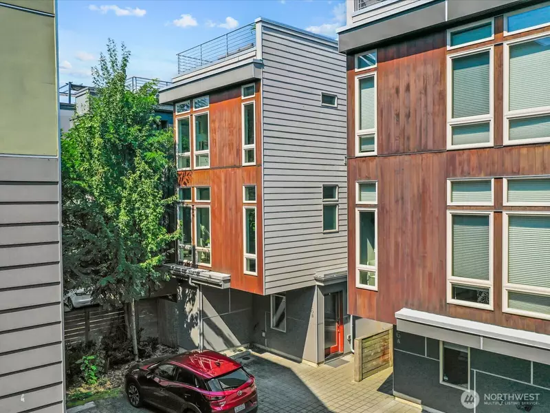 2416 NW 61st St #B, Seattle, WA 98107