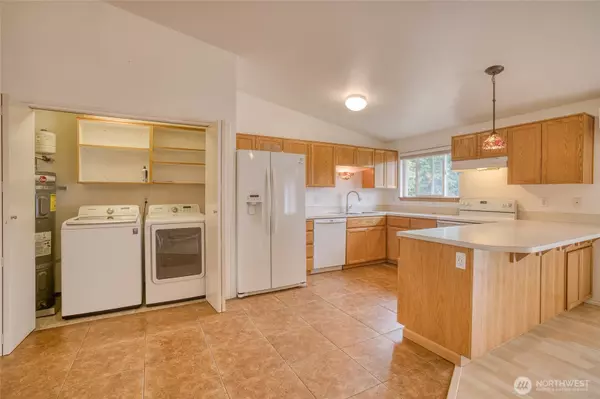 Cosmopolis, WA 98537,507 Troon AVE