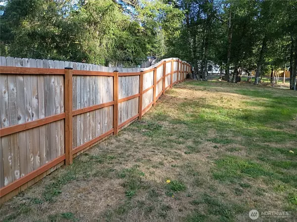 Shelton, WA 98584,561 E Lakeshore DR E