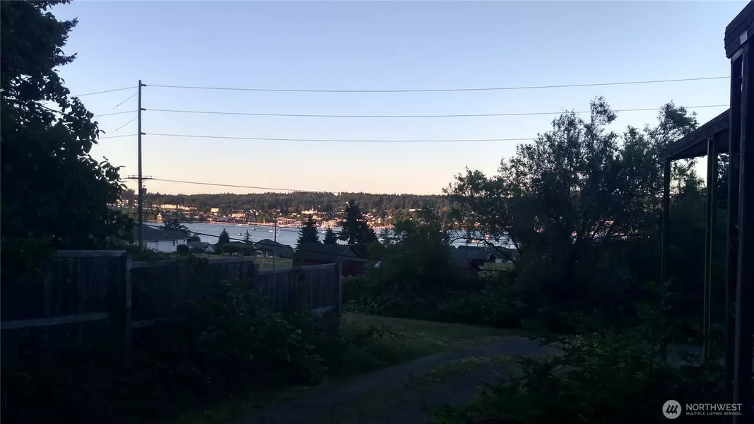17711 Viking WAY SW, Poulsbo, WA 98370