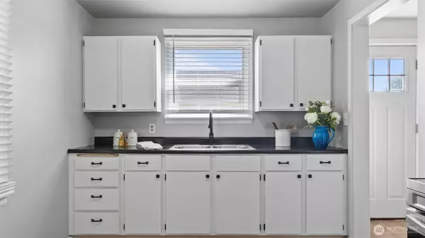 Walla Walla, WA 99362,1704 & 1708 Walla Walla AVE