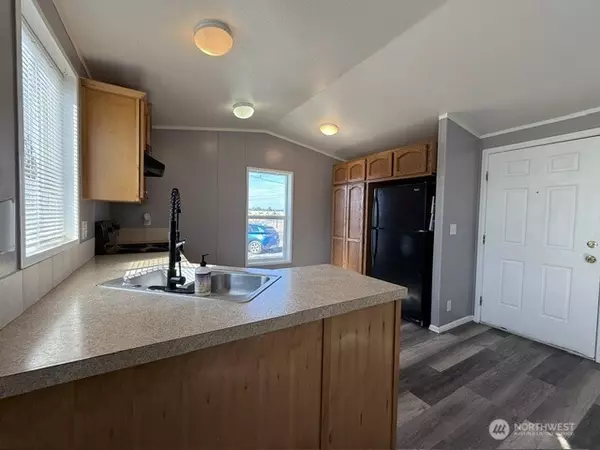 Longview, WA 98632,605 California #6