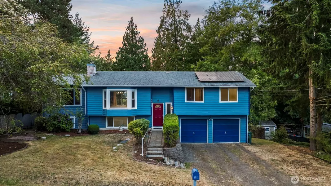1918 NW Russell ST, Poulsbo, WA 98370