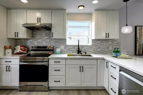 Federal Way, WA 98023,32837 17th AVE SW