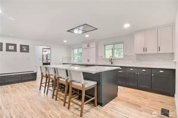 Lakewood, WA 98499,6902 Mount Tacoma DR SW