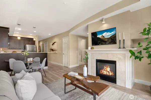 Bellevue, WA 98004,10047 Main ST #305