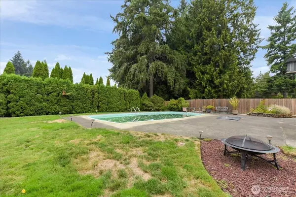 Renton, WA 98059,14411 158th PL SE