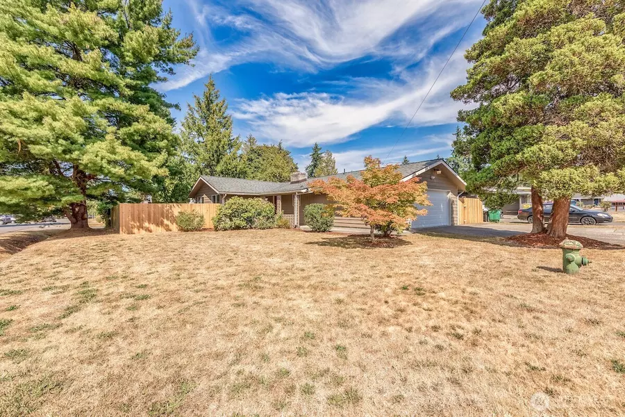 604 N 201st ST, Shoreline, WA 98133