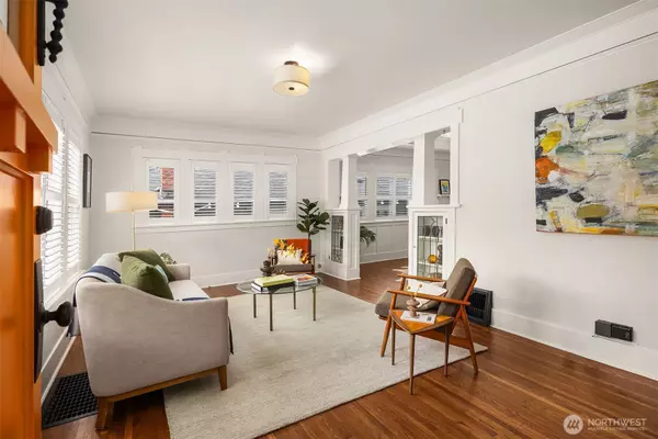 Seattle, WA 98119,914 W Howe ST