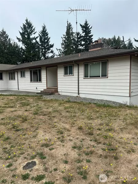 19819 SE 404th ST, Enumclaw, WA 98022