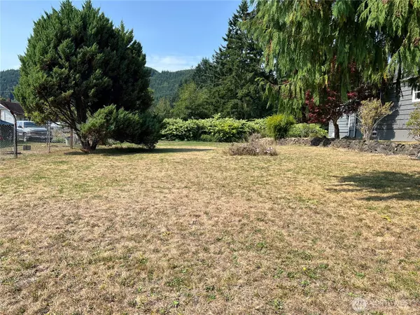 Raymond, WA 98577,0 X Cedar ST