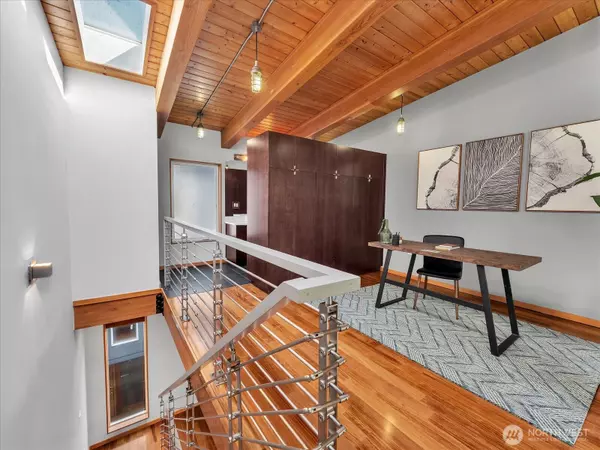 Seattle, WA 98106,9065 17th AVE SW