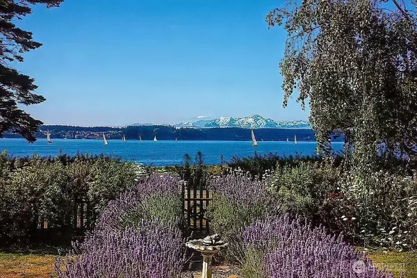 Oak Harbor, WA 98277,577 Scenic Heights RD