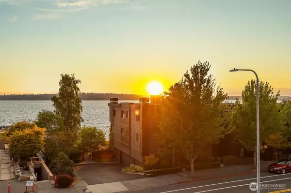 832 Lake ST S, Kirkland, WA 98033